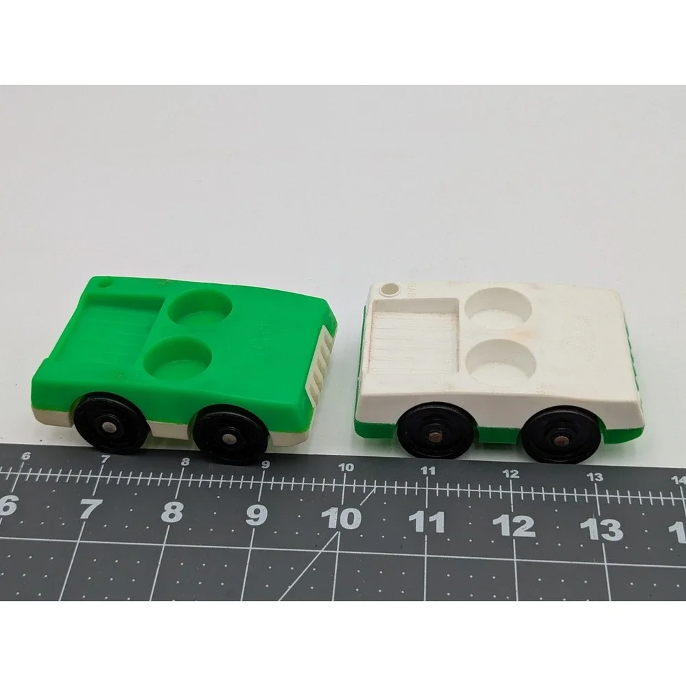 Fisher Price Little People Green White Car 2 Seat‎ Vehicle Lot